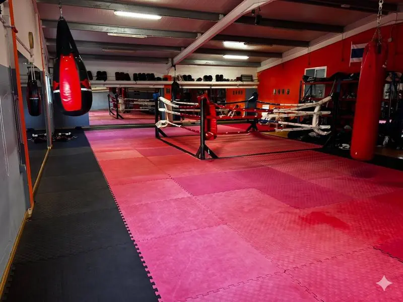 Gimnasio vacío Muay Khao Reus